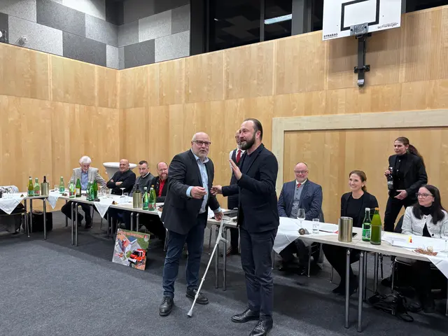 SPÖ-Landesvorsitzender Max Lercher beschrieb Kurt Riemer als Top-Charakter mit viel Klarheit. | Foto: Almer