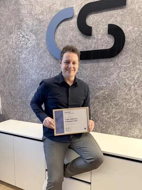 CEO Andreas Fritz ist stolz, den Platinum-Status erhalten zu haben. | Foto: Cyber-Solutions Software GmbH