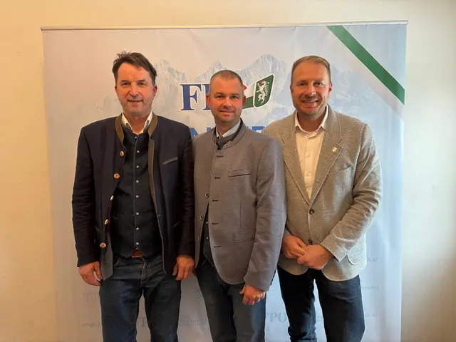 Albert Royer und Stefan Ulz als Bauernvertreter mit NAbg. Markus Leinfellner | Foto: Almer