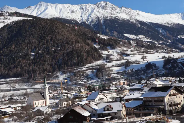 Idyllisch gelegen ist Prutz eine wichtige Drehscheibe im Tiroler Oberland. | Foto: Thomas Seelos