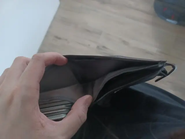 Auch 2025 mussten viele Menschen ein Schuldenregulierungsverfahren anstreben, da das Geld nicht mehr reichte. (Symbolbild) | Foto: Dangl