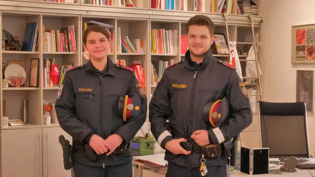 Grätzlpolizistin und Grätzlpolizist in Meidling: Revierinspektorin Wannebauer und Revierinspektor Apfl. | Foto: BV 12/Schinagl