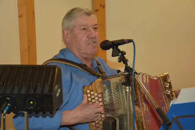 Der Seniorenbund Pabneukirchen lud zu einem unterhaltsamen Nachmittag bei Tanz, Musik und Unterhaltung.  | Foto: Zinterhof