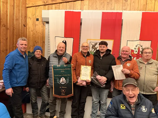 Rang 3 ESV Erpfendorf; Michael Nothegger, Anton Inwinkl, Johann Resinger und Anton Oberleitner mit den Gratulanten.