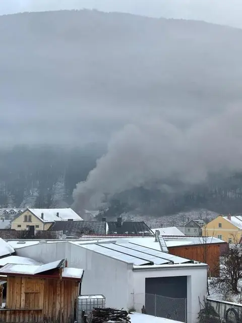 In Waldegg kam es am Dienstag zu einem Wohnungsbrand. | Foto: Hilmar Schilhabl/FF Wopfing