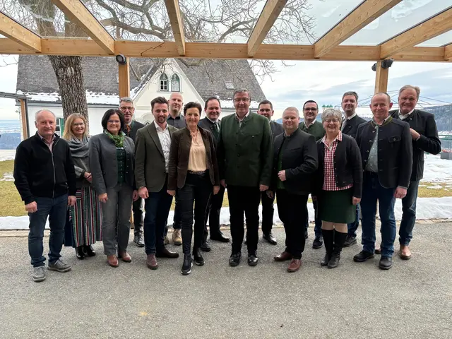 Der Bauernbund präsentierte im Bezirk Voitsberg seine Liste bei Herbstwein in Krottendorf-Gaisfeld. | Foto: Almer