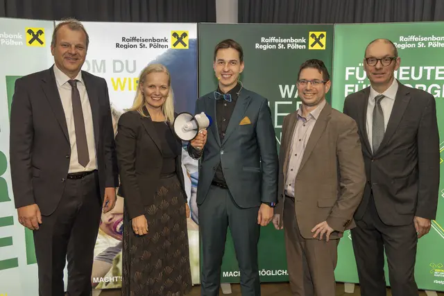 Bild v.l.n.r: Thomas Schauer, Ernestine Grießler, Florian Arndt, Michael Hell und Franz Höchtl | Foto: Raiffeisenbank Region St. Pölten