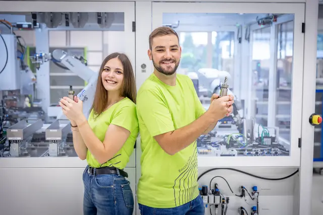 Zerspanungstechniker und Zerspanungstechnikerinnen fertigen hochpräzise Komponenten für medizinische Geräte | Foto: W&amp;H