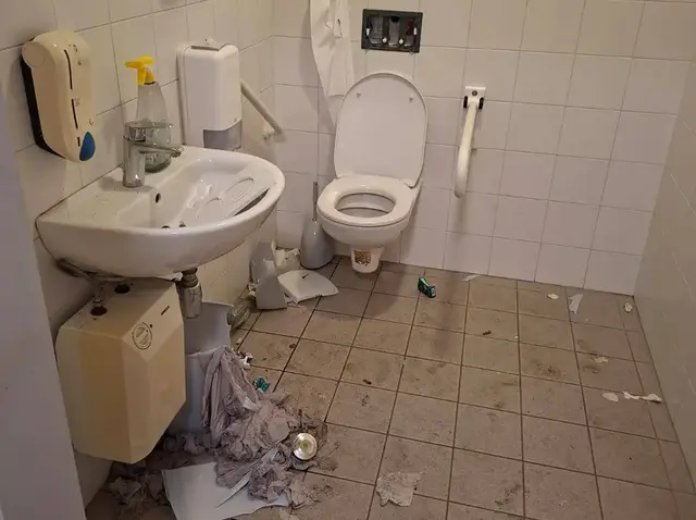 Bürgermeisterin Feinig: "Ein solcher respektloser Umgang mit einem Ort der Würde und des Abschieds ist in keiner Weise akzeptabel."