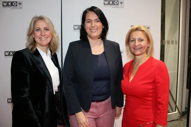 Frauenpower beim Empfang: WK-Präsidentin Barbara Thaler, Bezirksobfrau Martina Entner und Direktorin Evelyn Geiger-Anker.
 | Foto: Fotos: Walpoth