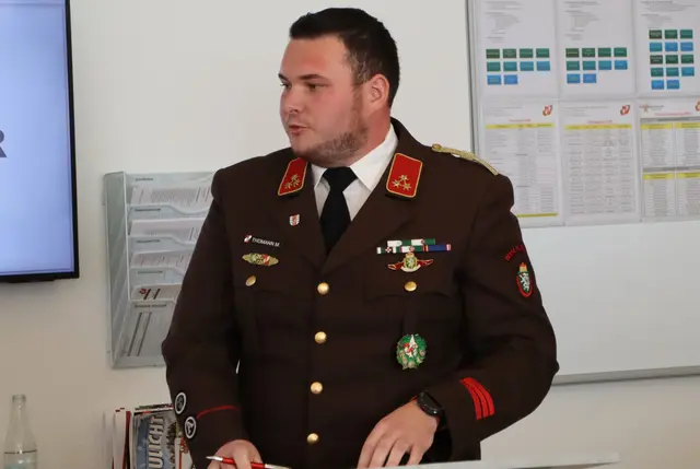 HBI Michael Thomann bedankte sich bei der Mannschaft und den Gemeinden | Foto: Gerhard Langmann