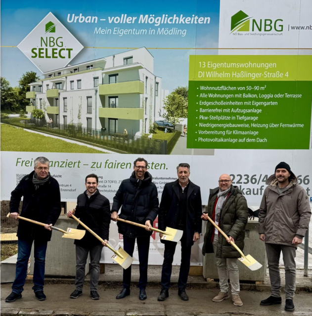 Spatenstich in Mödling: Martin Schuster (Obmann NBG), Christoph Köhler (Architekturbüro Toifel), Manuel Resetarics (Obmannstellvertreter NBG), Michael Janesch (M&amp;R Bau, Geschäftsführung), Georg Helmreich (Stv. Leitung Neubau NBG), Wolfgang Egger (M&amp;R Bau, Bereichsleiter) | Foto: NBG