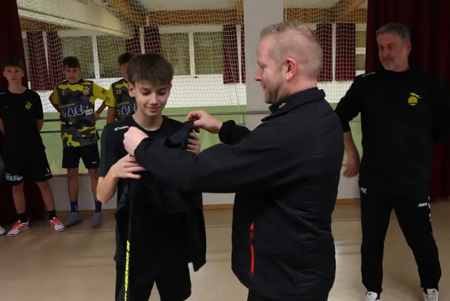 Und welche Rückennummer trägst du? | Foto: Gerhard Langmann