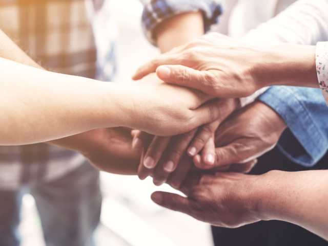 Knapp die Hälfte der Österreicherinnen und Österreicher engagiert sich für die gute Sache. (Symbolfoto) | Foto: Rotes Kreuz Kirchdorf