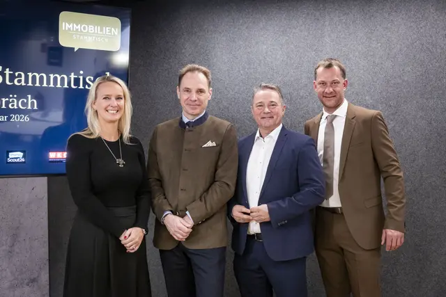 Ellen Moll (WKO Fachgruppenobfrau Immobilien- und Vermögenstreuhänder), Andreas Köttl (Präsident der Österreichischen Projektentwickler VÖPE), Norbert Sieber (Abgeordneter zum Nationalrat und Sprecher der ÖVP im Ausschuss für Bauten und Wohnen) und Nikolaus Resl (Geschäftsführer der P&amp;R Verwaltungs GmbH) stellten beim Pressegespräch die zentralen Forderungen der Immobilienbranche im Vorfeld des 6. Immobilien-Stammtischs vor. | Foto: Immobilien-Stammtisch / Jan Hetfleisch