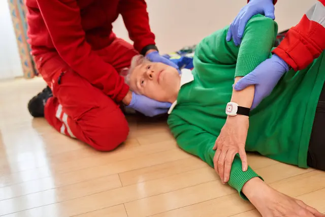 Dank des Rufhilfe-Systems des Roten Kreuzes ist immer jemand da, wenn Hilfe benötigt wird. | Foto: RK/LV OÖ/Zopf