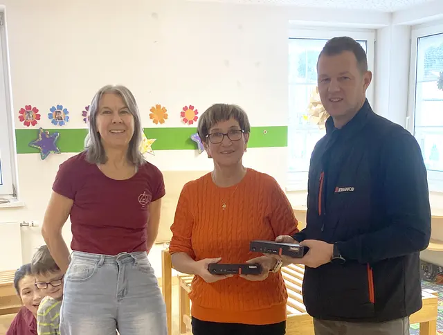 Gabriella Sebökne Szabo, Maria Klammer und Sponsor Markus Riegler, Exmanco Perg. | Foto: Therapiezentrum Waldhausen
