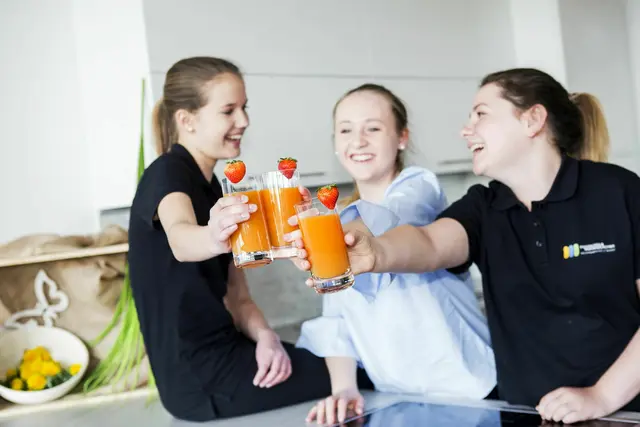 Schüler des Schwerpunktes "Gastromanagement" der Fachschule Mauerkirchen sind in die Fachkräfte von morgen.  | Foto: Archiv/FS Mauerkirchen