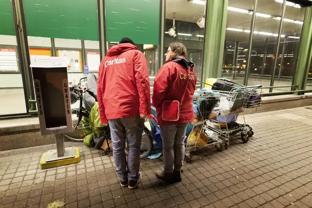 Streetworker der Caritas kümmern sich um Menschen, welche sich dieser Tage ohne Schutz in der Öffentlichkeit befinden. Für zwei Männer kam jedoch jede Hilfe zu spät. (Symbolbild) | Foto: Reiner Riedler