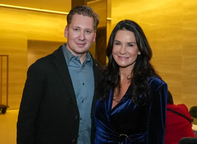 Schauspielerin Mariella Ahrens und Gastgeber Clemens Trischler im "Le Méridien Vienna". | Foto: Andreas Pölzl/MeinBezirk