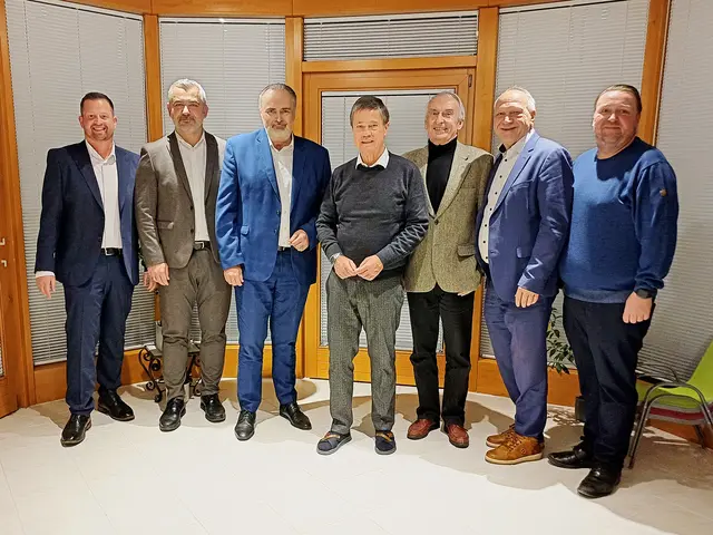 v.l.: Martin Heissenberger, Geschäftsführer ARBÖ Burgenland, Landesrat Mag. Heinrich Dorner, LPV Landeshauptmann Mag. Hans Peter Doskozil, Dr. Peter Rezar, Landesamtsdirektor a.D. Robert Tauber, Landtagsabgeordneter a.D. Wolfgang Sodl, Landtagsabgeordneter Roman Kainrath. | Foto: SPÖ Burgenland