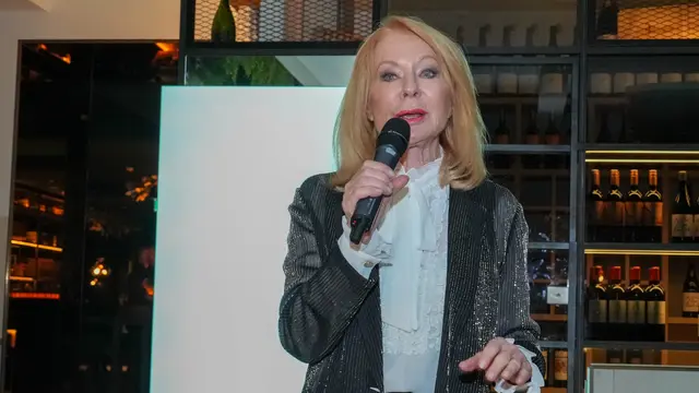 Astrologin Gerda Rogers blickte für die Promis in die Sterne.  | Foto: Andreas Pölzl/MeinBezirk