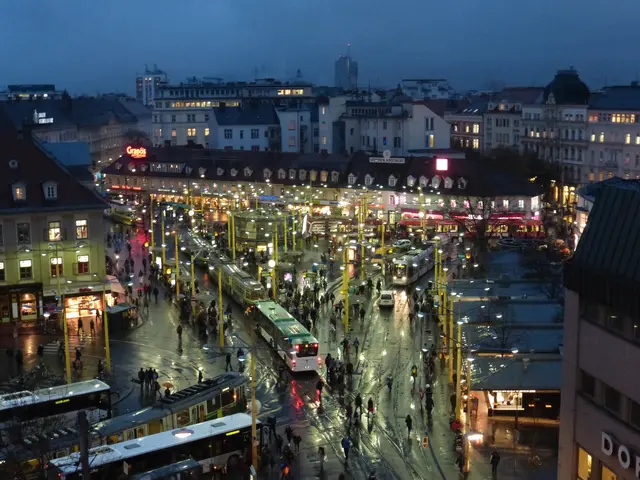 Der Jakominiplatz ist Verkehrsknotenpunkt von Graz. | Foto: Rainer Maichin