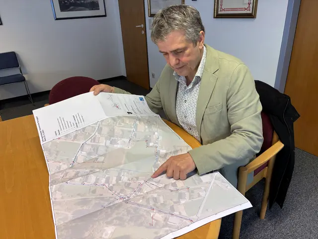 Die Digitalisierung des Wasser- und Kanalplans ist dem Bürgermeister ein großes Anliegen.  | Foto: AMG