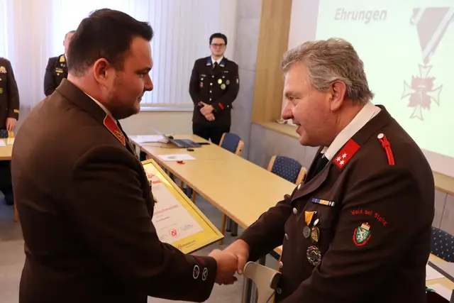 Josef Zapfl ist nun Ehrenhauptfeuerwehrmann | Foto: Gerhard Langmann