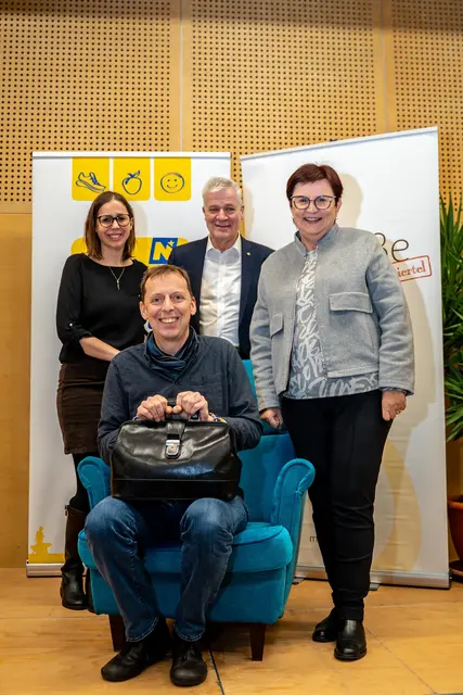 Bürgermeisterin Lisa Schallauer
Landesrat Anton Kasser
Obfrau-LEADER Region Tourismusverband Moststraße Michaela Hinterholzer
Kabarettist Ingo Vogl
 | Foto: Moststraße/ Cleanhill Studios