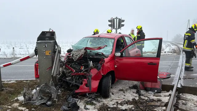 Am Donnerstag, 15. Jänner, kam es am Vormittag auf der Bundesstraße B1 bei Erlauf zu einem folgenschweren Verkehrsunfall. | Foto: DOKU-NÖ