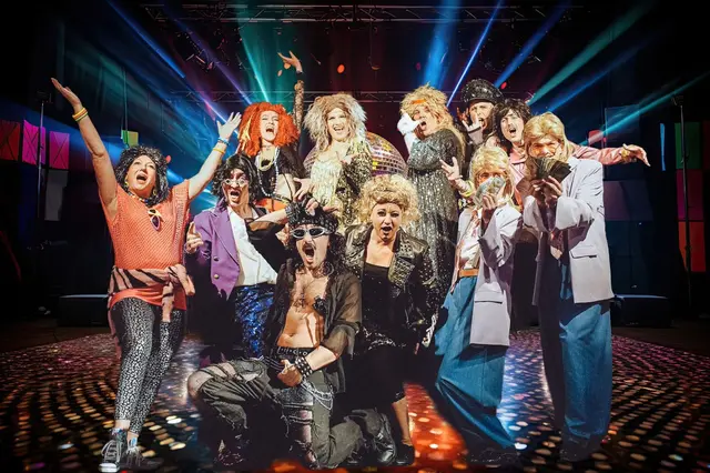 Club Oberon 2: die bunte Party geht im Off-Theater in Gnigl in die nächste Runde.  | Foto: Mike Steinbacher