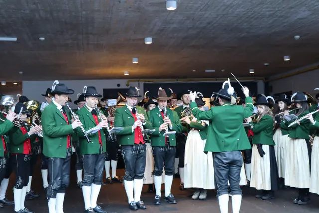 Die Musikkapelle Kappl umrahmte die Eröffnungsfeier. | Foto: Thomas Seelos