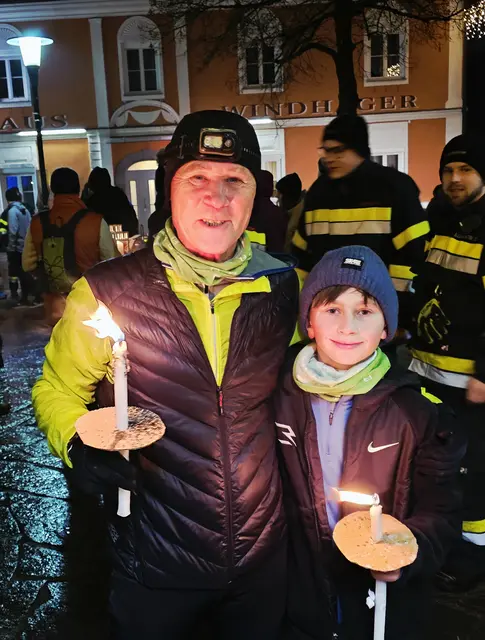 Im Rahmen des Friedenslichtlaufs hat man Spenden für die Kindergartenkinder in der Gemeinde gesammelt. | Foto: Skazel Maria