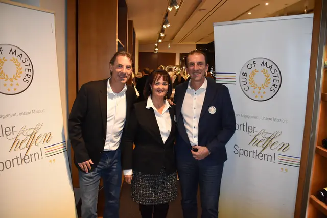 (v.l.): Andreas Schiener (Vizepräsident), Martina Astenwald (Organisatorin), Markus Prock (Präsident) | Foto: Pascal Pali