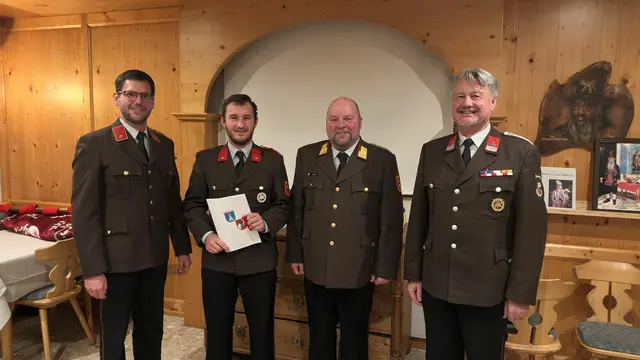 OFK-Stv. Markus Drießler, Oberfeuerwehrmann Peter Zehner, OFK Volker Mörtl und Bgm. Klaus Drießler. | Foto: FF Thomatal