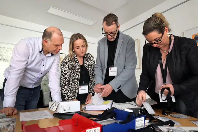 Bei der Übung fungierte Vize-Bgm. Klaus Schuchter (2.vr.) als Einsatzleiter.  | Foto: MG Telfs/Hackl