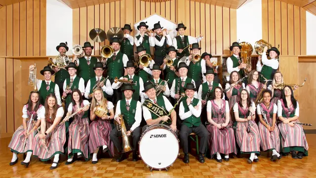 Für die Musikerinnen und Musiker des Ortsmusikkapelle Obertraun steht mit dem Sockenball am 24. Jänner auch organisatorisch einiges an der Tagesordnung.

 

 | Foto: Schöpf