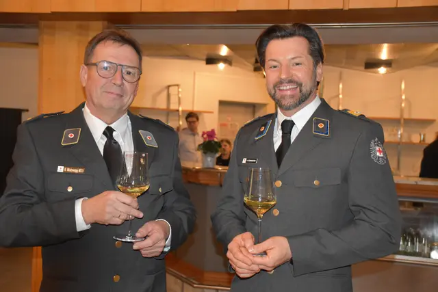 Auch das Rote Kreuz mit Klaus Steinwendter (re) und Rudolf Wabnegg waren beim Neujahrsempfang in Leibnitz dabei. | Foto: MeinBezirk/W. Fischer