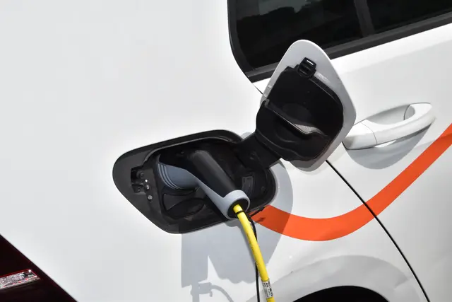 In OÖ ist der Bezirk Steyr-Land mit 34,3 Prozent E-Pkw-Anteil bei Neuwagen der Spitzenreiter, gefolgt von Rohrbach und Kirchdorf.  | Foto: Martin Wurglits