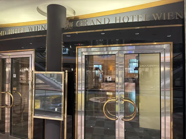 Das Wiener Grand Hotel soll nun endgültig verkauft worden sein. | Foto: Fabian Franz/MeinBezirk