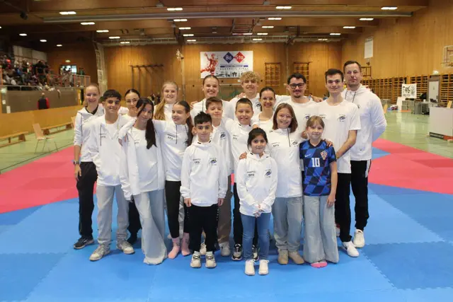 Trainer und Mannschaft bei den Euregio Open