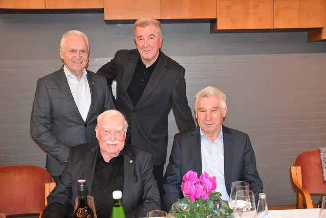 Vier ehemalige Bürgermeister vereint auf einem Bild (v.l.): Helmut Leitenberger (Leibnitz), Otto Kieslinger (Kaindorf), Franz Vollmann (Leibnitz) und August Assigal (Seggauberg) | Foto: MeinBezirk/W. Fischer