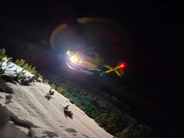 Der Rettungshubschrauber konnte den stark unterkühlten Wanderer ausfliegen.  | Foto: ÖBRD Mürzzuschlag