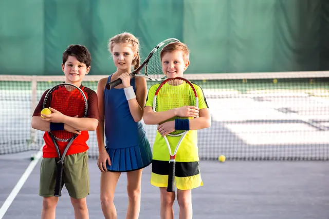 Kinder im Alter von U8 bis U11 erhalten im Zuge der Granit Kids Trophy einen strukturierten und altersgerechten Einstieg in den Wettkampfsport Tennis.  | Foto: Adobe Stock/Yakobchuk Olena
