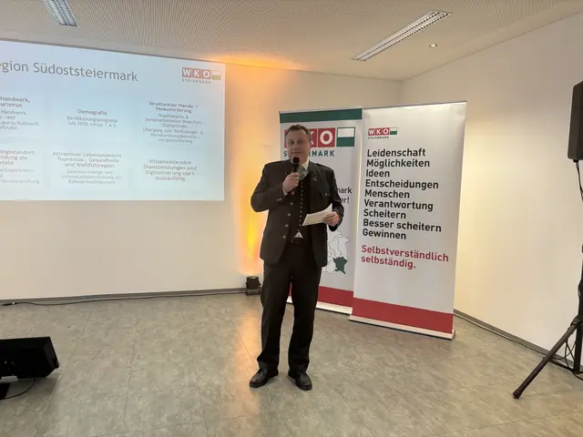 Die größten Herausforderungen für WKO-Regionalstellenleiter Thomas Heuberger: das Auspendeln und KI in traditionellen Berufen. | Foto: MeinBezirk