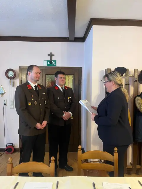 Nach den Wahlen standen Gespräche und Austausch im Mittelpunkt. | Foto: Freiwillige Feuerwehr Loich
