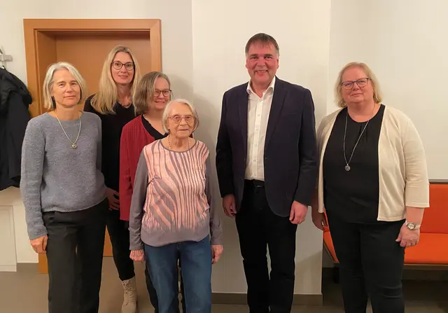 Claudia Kunert, Gemeinderat Maria Pflügl, Gabriele Feigl, Wieser Adelinde, Bürgermeister Thomas Raidl und Gemeinderat Karin Bachner. | Foto: Marktgemeinde Sonntagberg