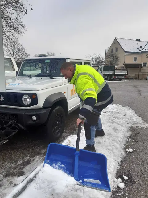 Weg mit dem Schnee, | Foto: nkwb
