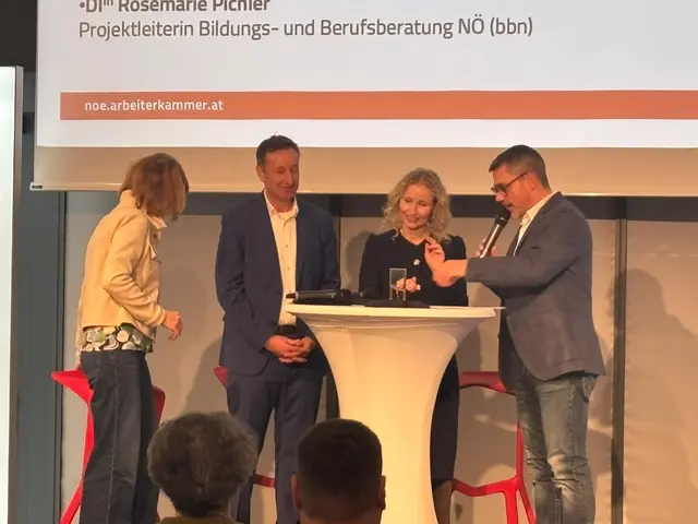 Rosemarie Pichler, Martin Swoboda und Karmen Frema brachten dem Publikum das Thema "Green Jobs" näher | Foto: Bernd Dorner